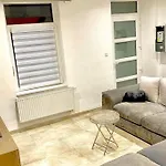 Maison Proche Du Centre De La Gare L Aeroport De * شارلروا